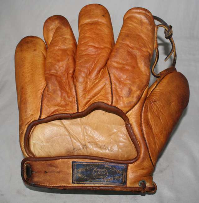 Neumann Newvine 133 Back